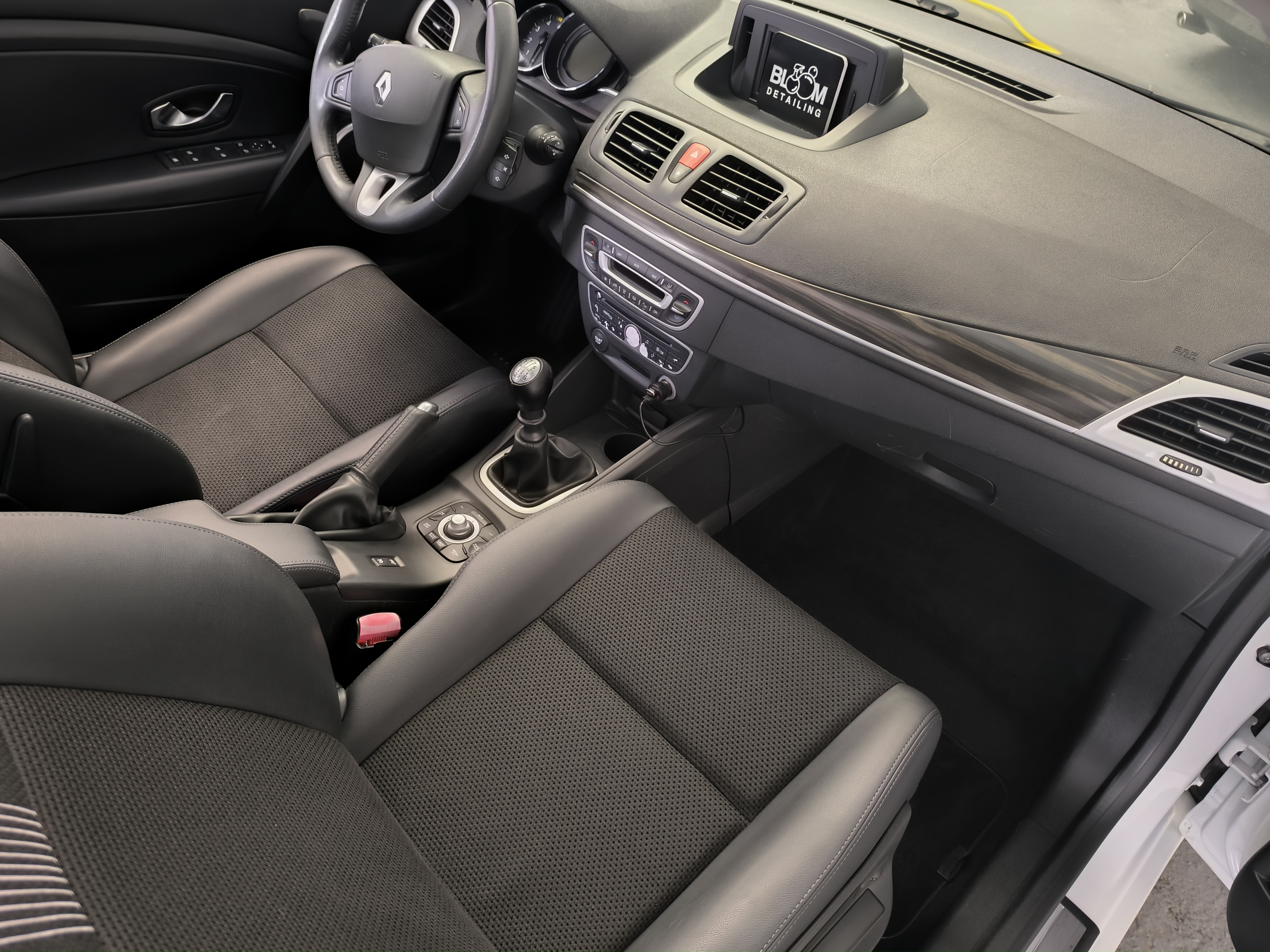 Lucrare Bloom Detailing